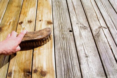 When to Hire for Deck Service